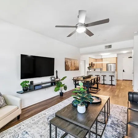 Beverly Grove Chic City Oasis 2 Bedroom Apt With Den 138